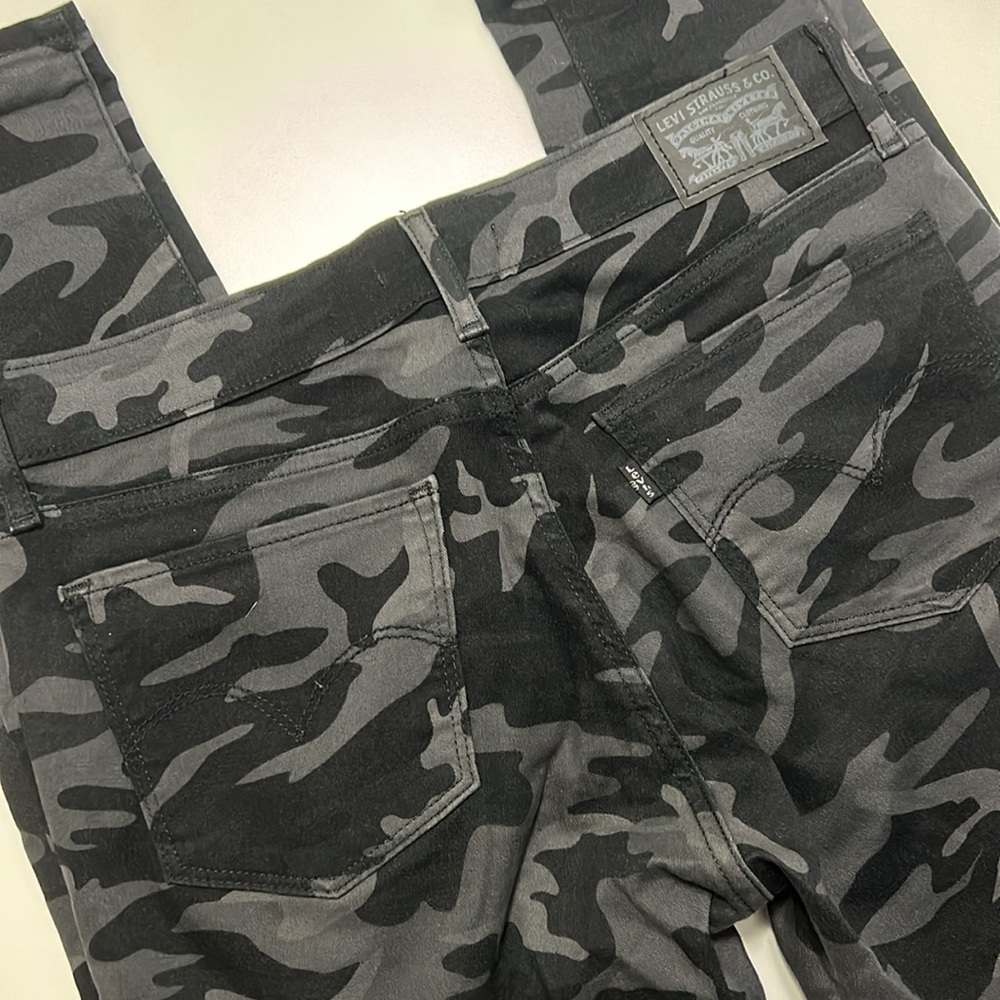 Levi’s 711 skinny black and gray camouflage jeans size 29. Excellent condition. - Picture 4 of 8